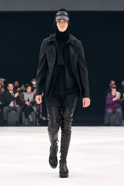 Look 8